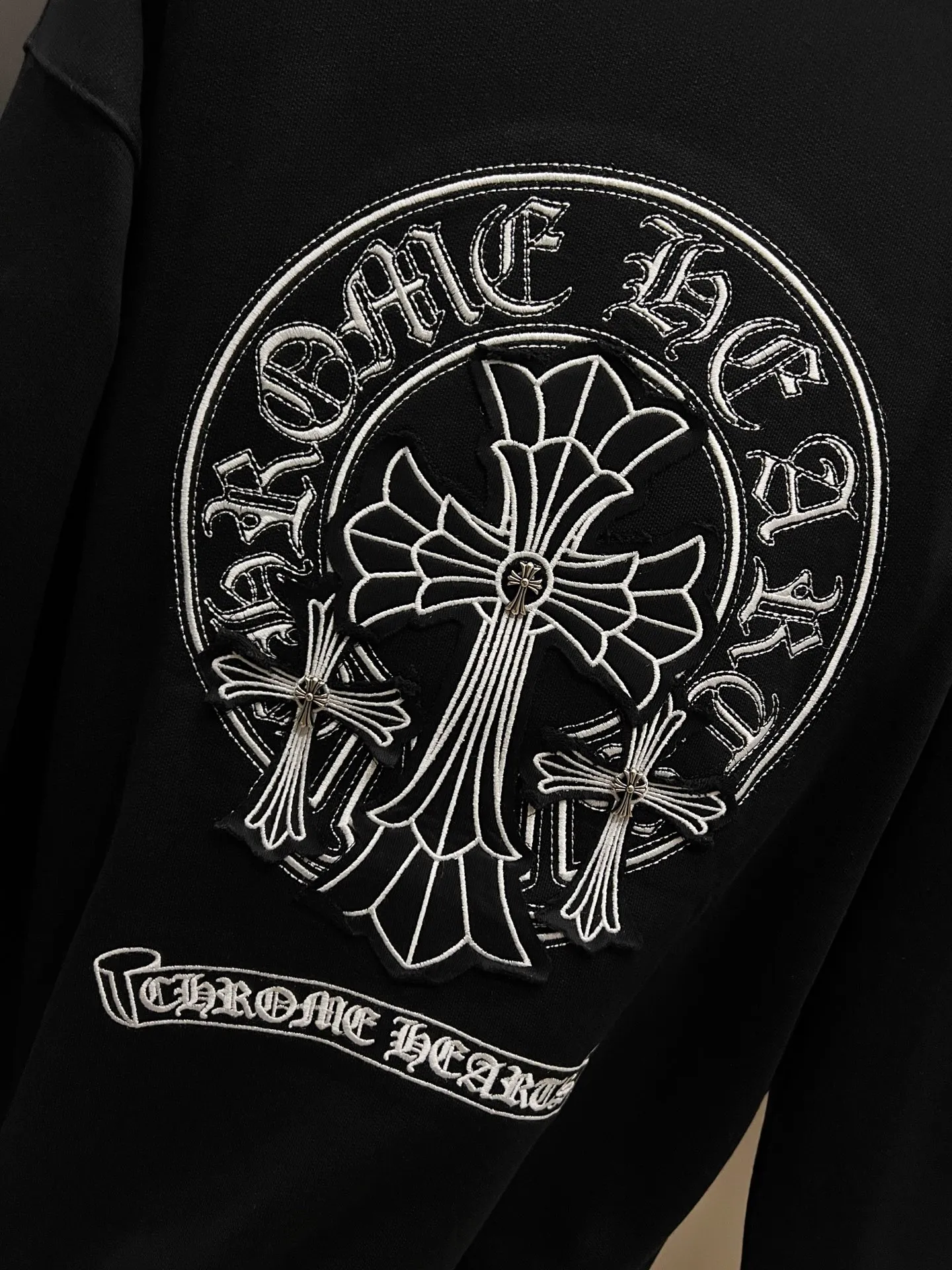 🅿️310 CH Cro 2025 Autumn and Winter New Style Customized 430g double yarn fabric, round neck long-sleeved sweatshirt, chest cross patch embroidery process, classic Sanskrit letter embroidery patch + hardware design process, high-end version! The same loose version for men and women S M L XL XXL five sizes color black white